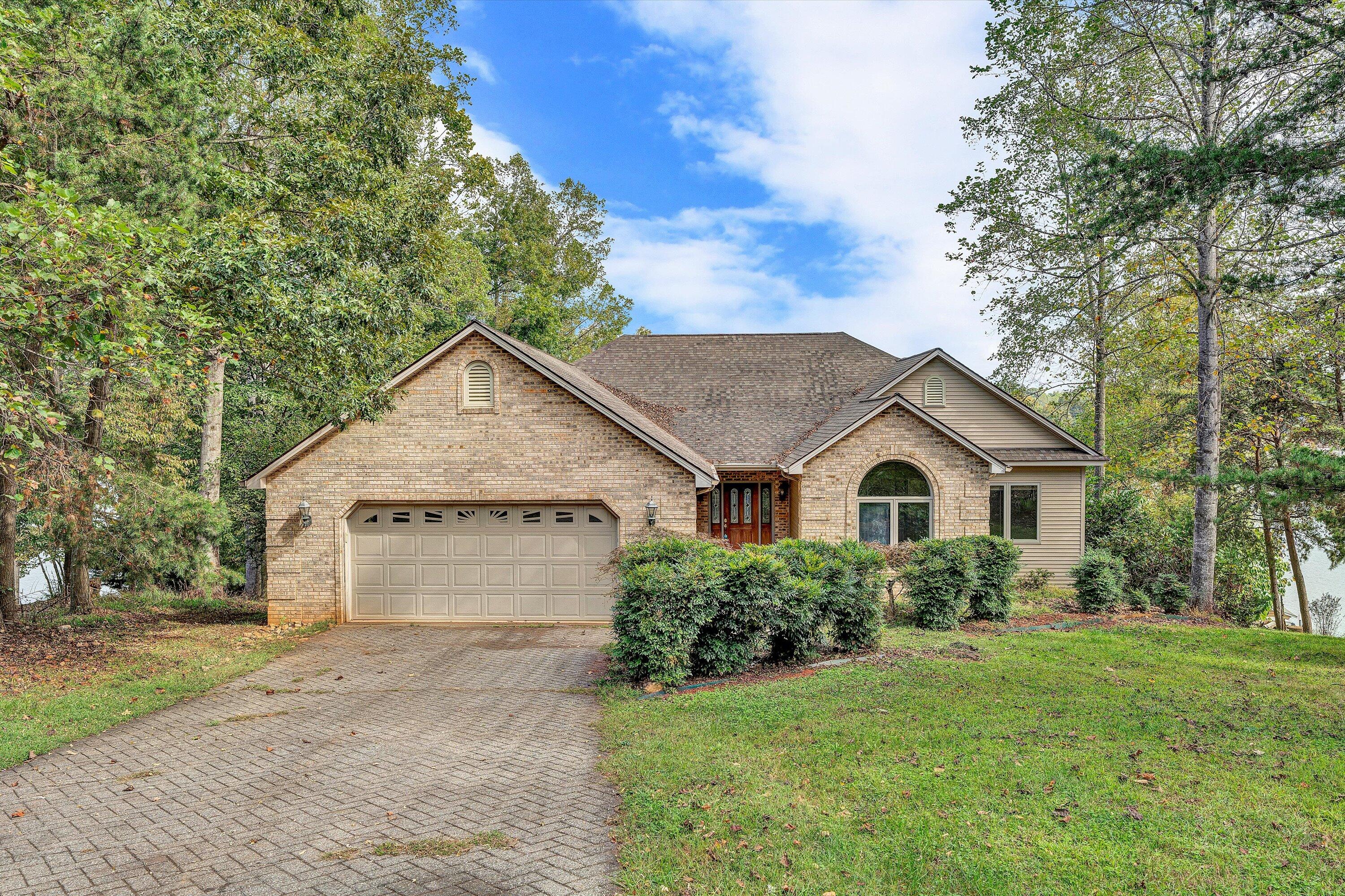 130 Travers Circle Moneta, VA 24121 - Photo 2 of 72 02-DSC00217