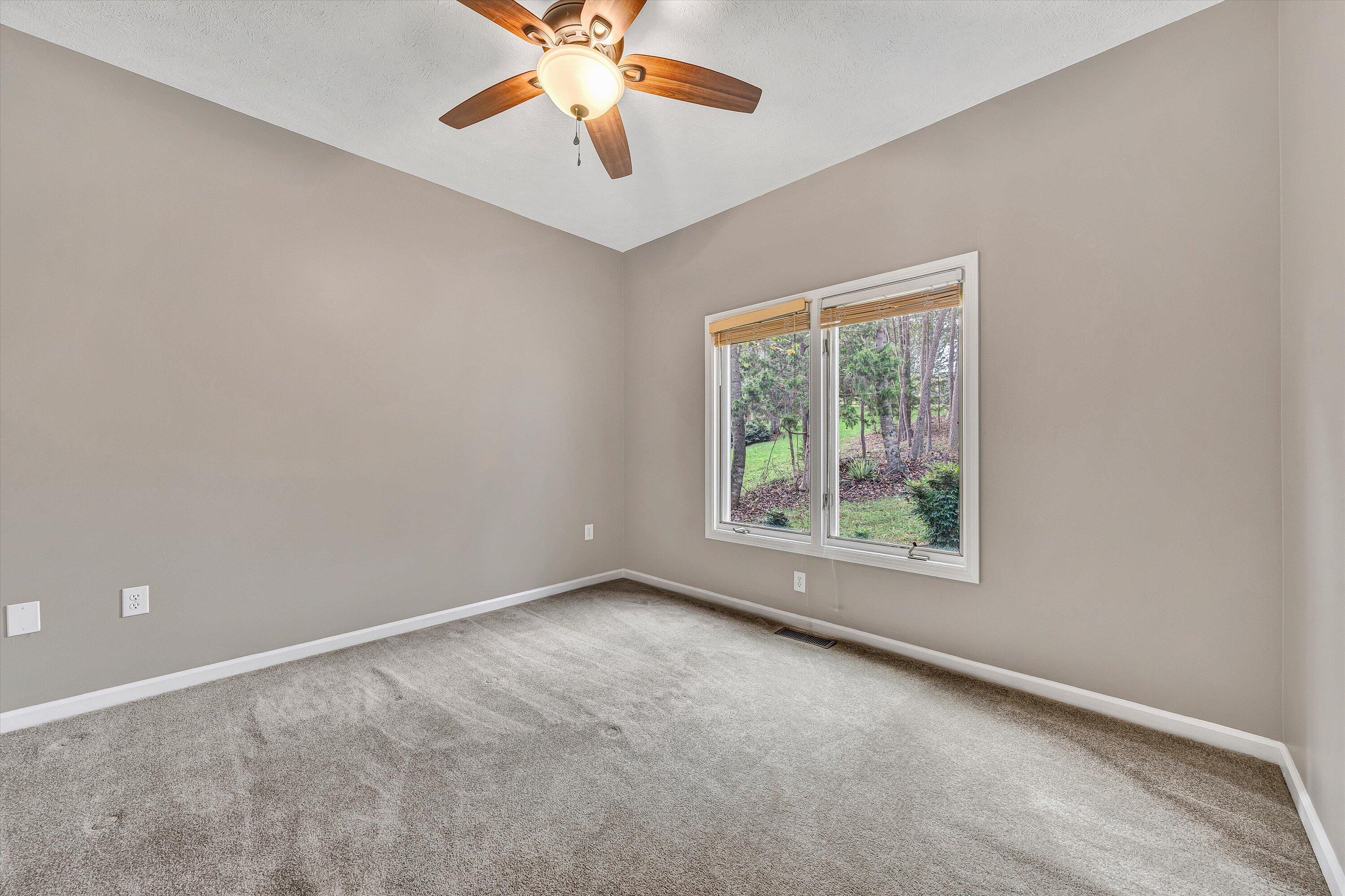 130 Travers Circle Moneta, VA 24121 - Photo 32 of 72 32-DSC00112