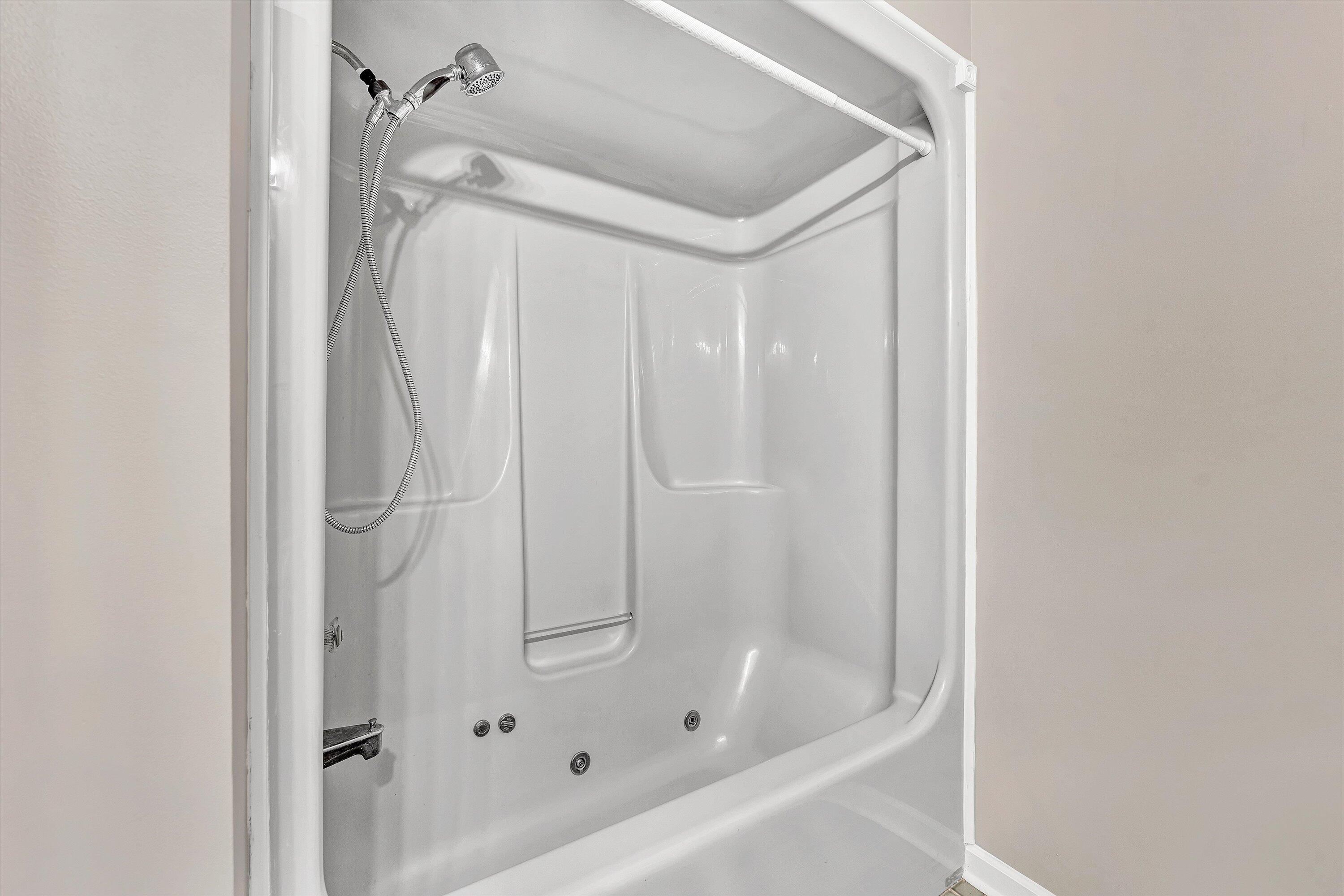 130 Travers Circle Moneta, VA 24121 - Photo 34 of 72 34-DSC00118