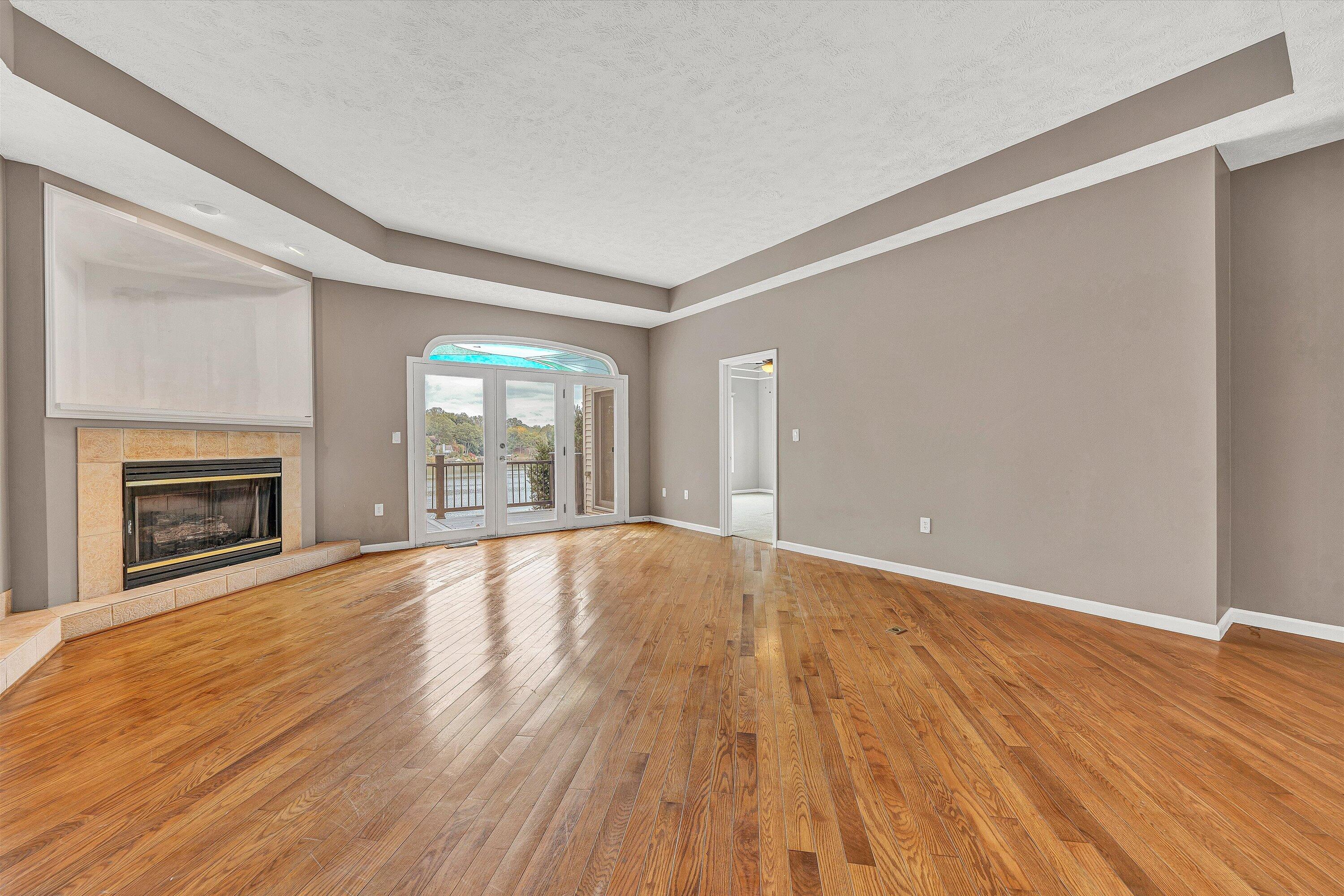 130 Travers Circle Moneta, VA 24121 - Photo 9 of 72 09-DSC00043