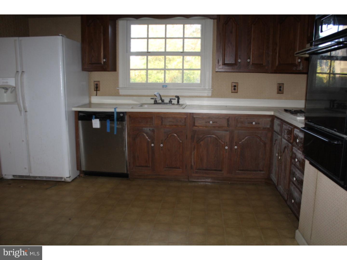 43 Overhill Road Stratford, NJ 08084 - Photo 9 of 18