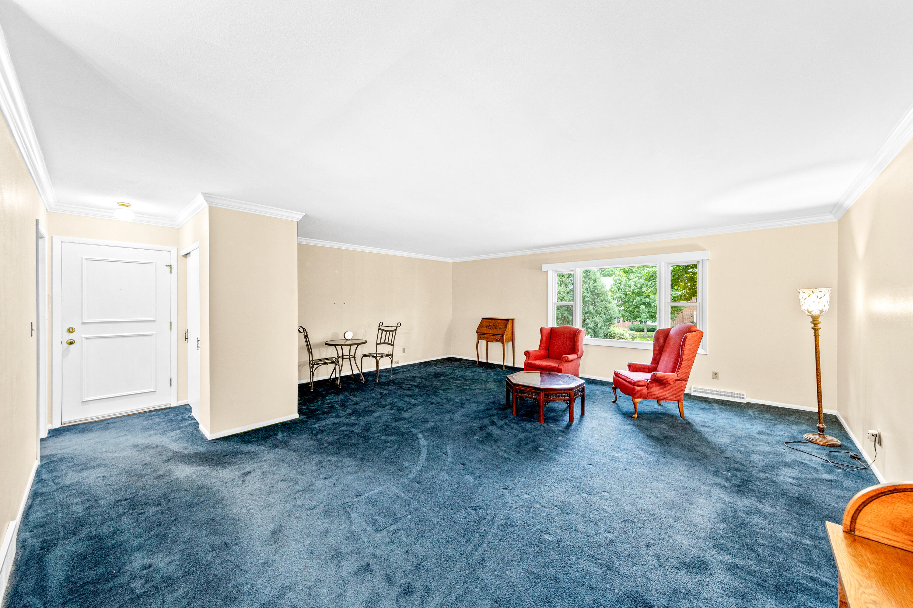 13370 West Bluemound Road, Unit 3 Elm Grove, WI 53122 - Photo 7 of 22 Family room