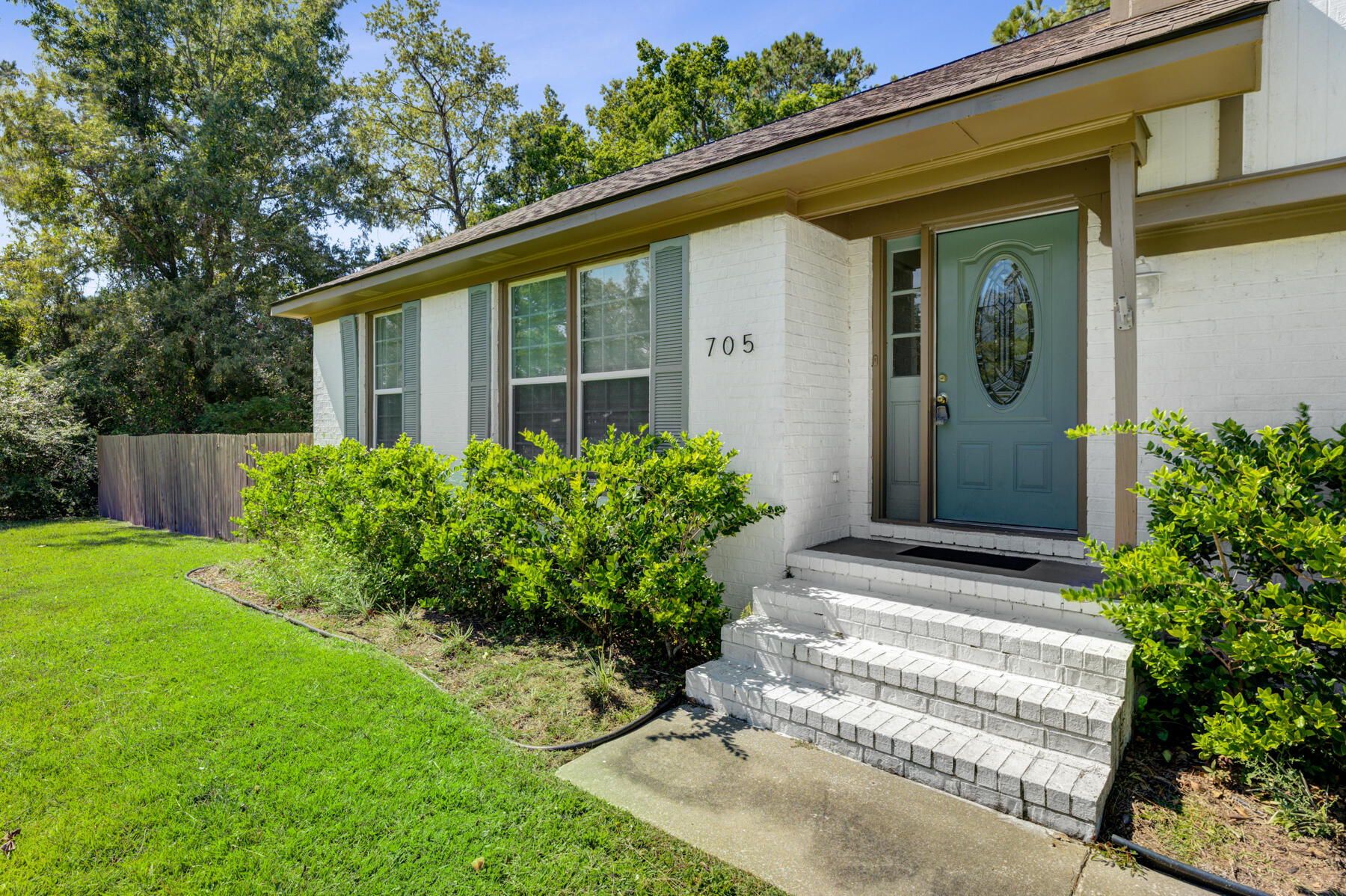 705 Banner Road Charleston, SC 29414 - Photo 4 of 36 705 Banner Dr, Charleston SC (4)
