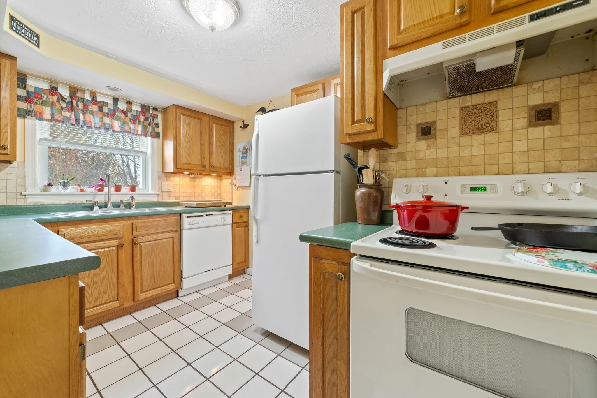 88 Harold Street Manchester, NH 03104 - Photo 18 of 28