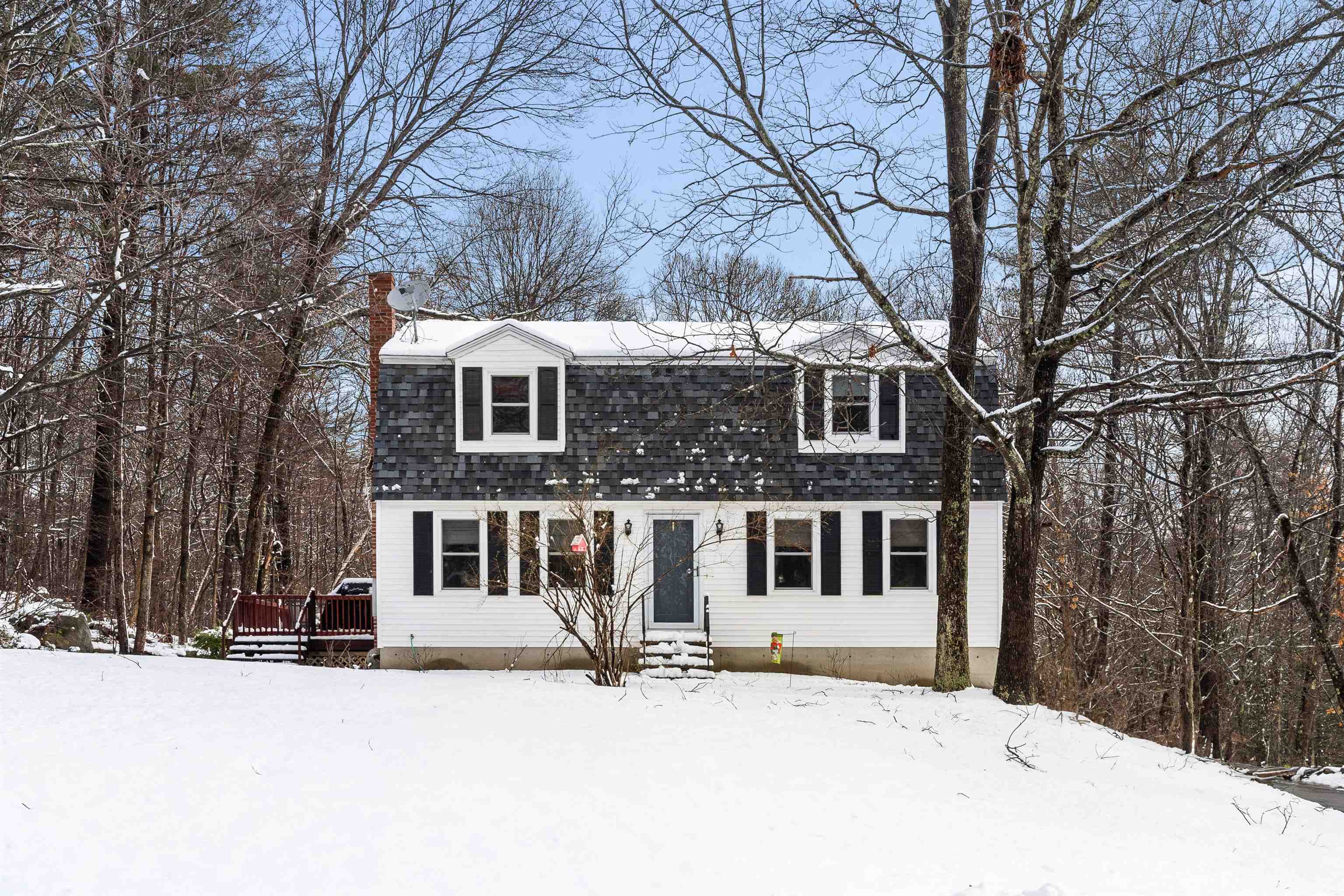 24 Shelly Drive Derry, NH 03038 - Photo 1 of 38