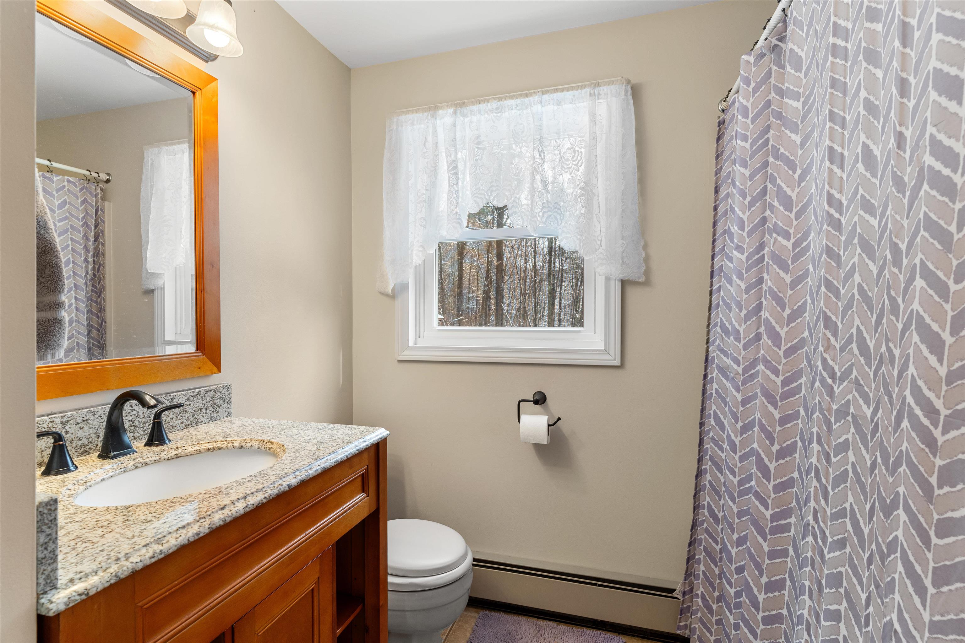 24 Shelly Drive Derry, NH 03038 - Photo 11 of 38