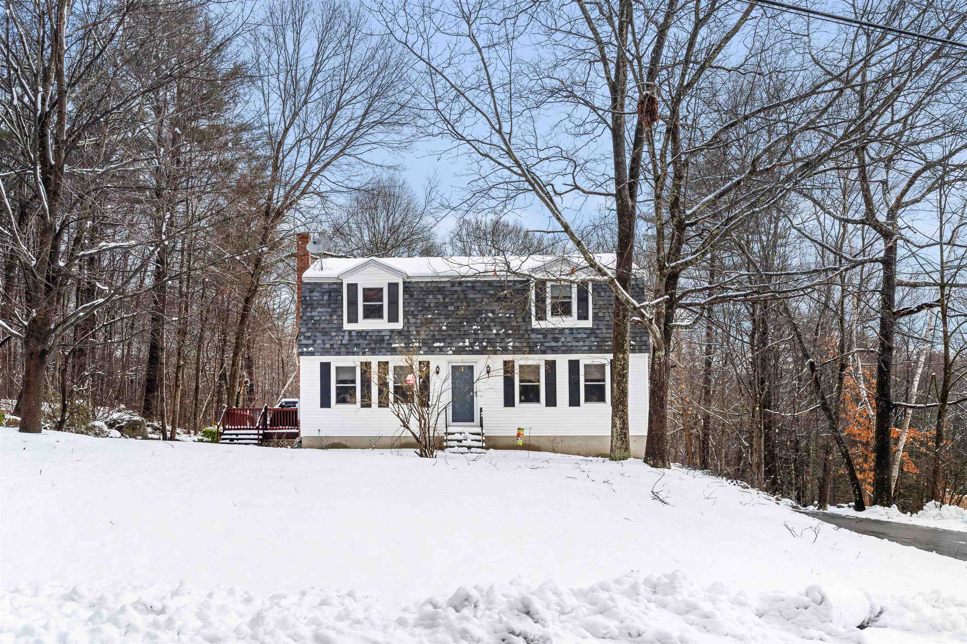 24 Shelly Drive Derry, NH 03038 - Photo 2 of 38