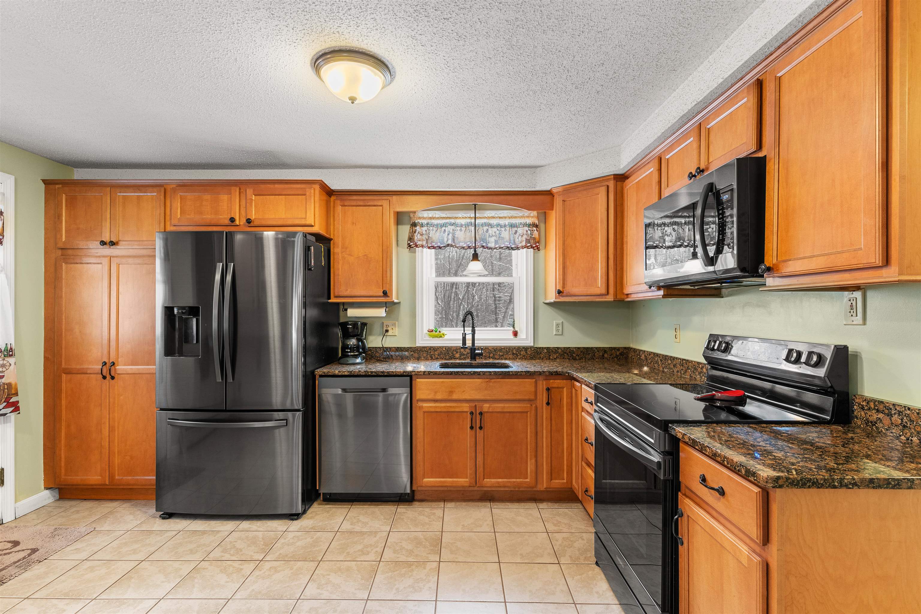 24 Shelly Drive Derry, NH 03038 - Photo 36 of 38