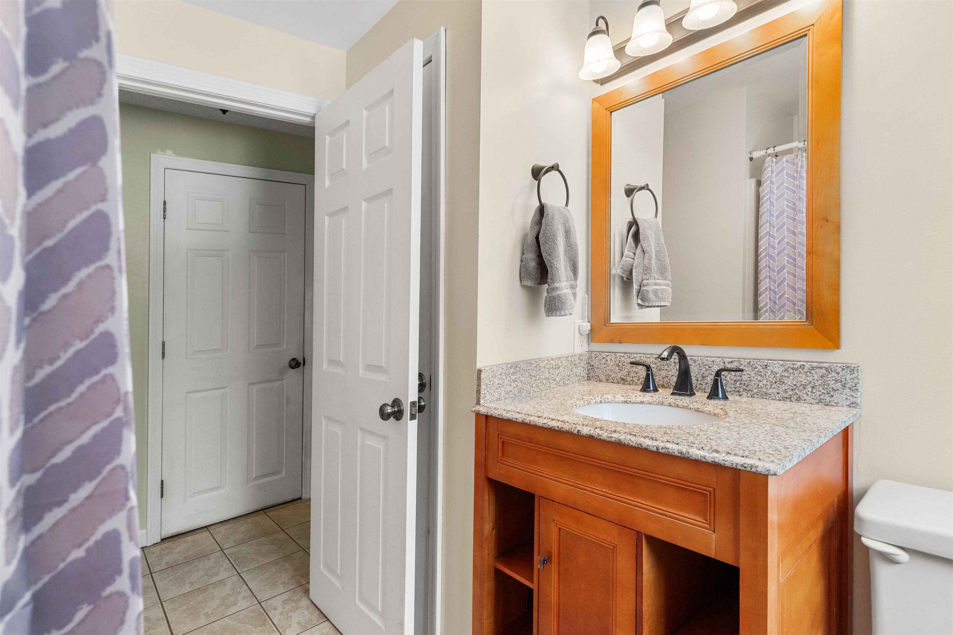 24 Shelly Drive Derry, NH 03038 - Photo 10 of 38