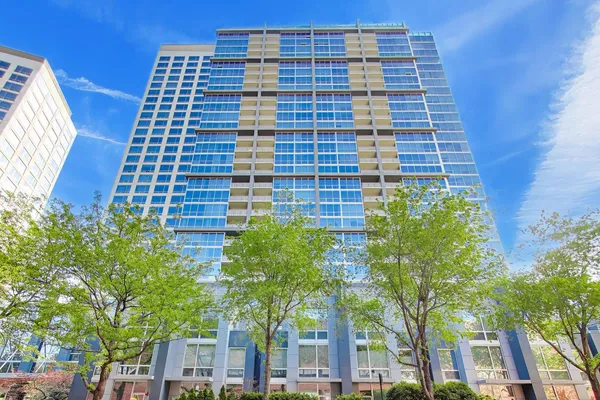 $437,500 | 1901 South Calumet Avenue, Unit 1206, Chicago, IL 60616