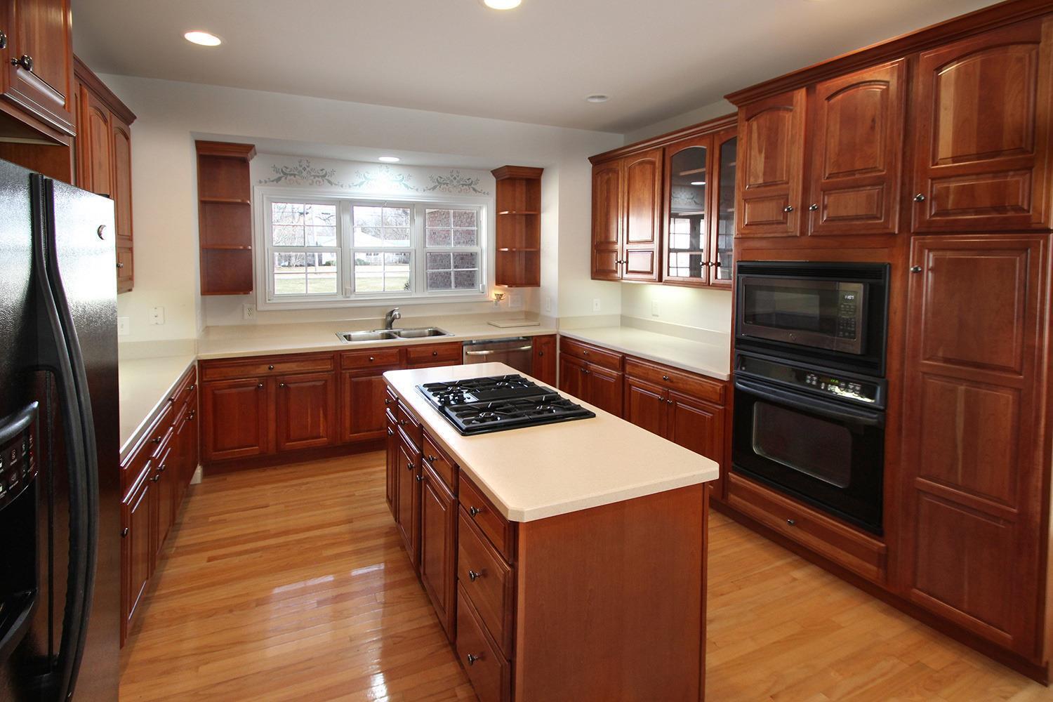 935 White Oak Road Cincinnati, OH 45245 - Photo 6 of 28 Gallery Image 6