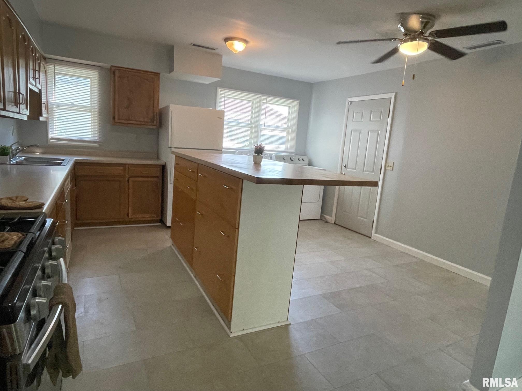 1 Ridge Court Springfield, IL 62703 - Photo 4 of 14