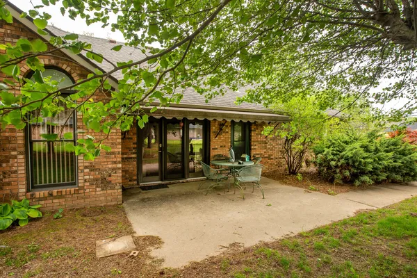 $350,000 | 1602 South Eugene Lane, Marion, IL 62959