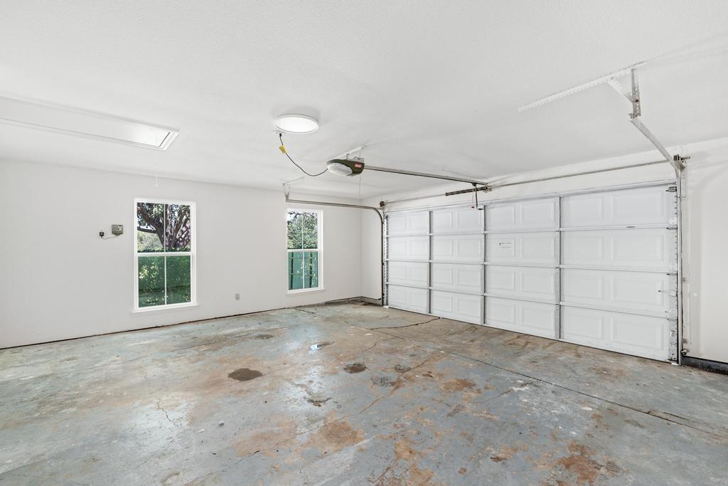 4501 Ridgeway Road Fort Worth, TX 76126 - Photo 28 of 39 a view of a garage