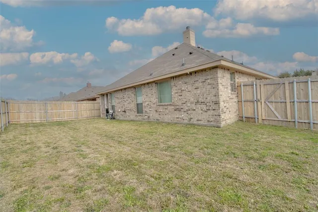 $2,150 | 531 Sydney Street, Wilmer, TX 75172