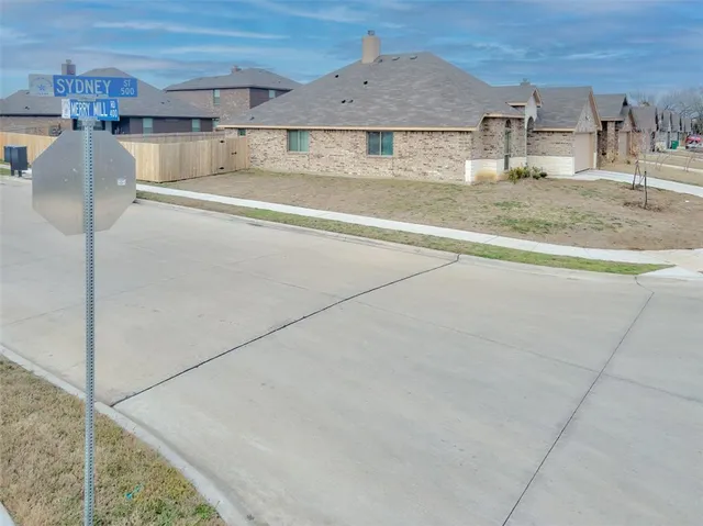 $2,150 | 531 Sydney Street, Wilmer, TX 75172