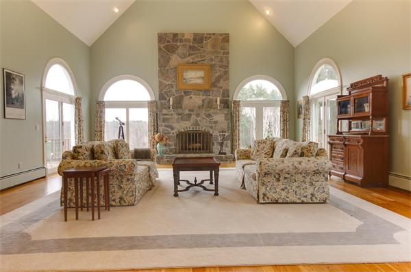 121 Mattison Drive Concord, MA 01742 - Photo 4 of 26