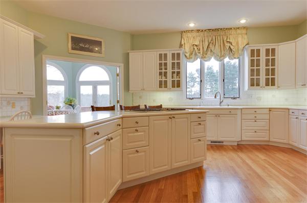 121 Mattison Drive Concord, MA 01742 - Photo 10 of 26