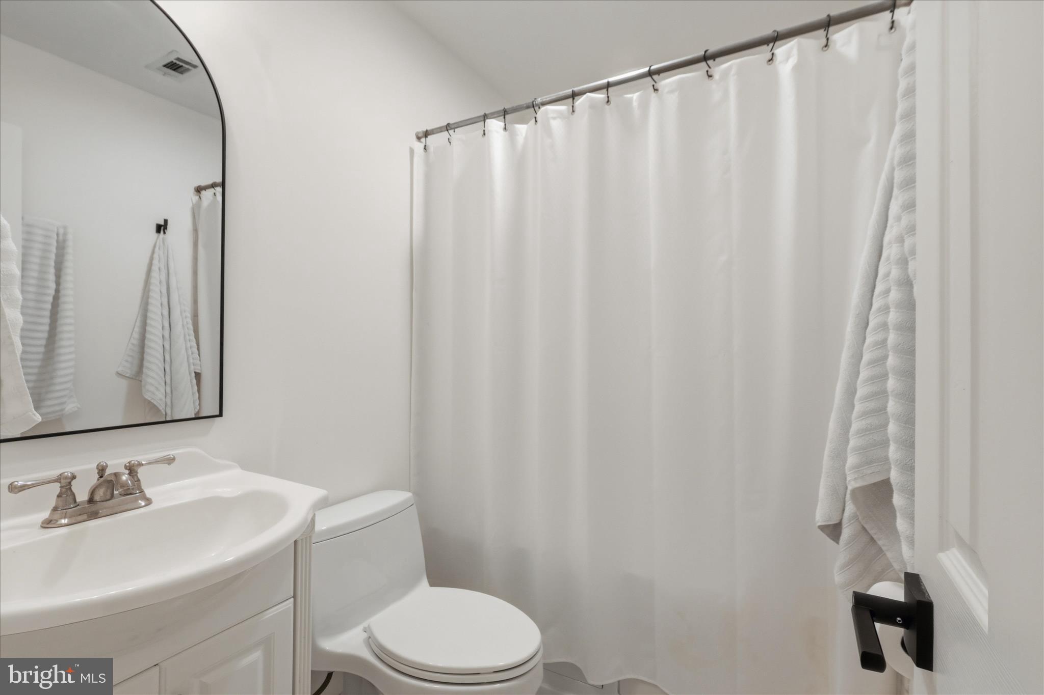 2412 Rosedown Drive Reston, VA 20191 - Photo 25 of 43