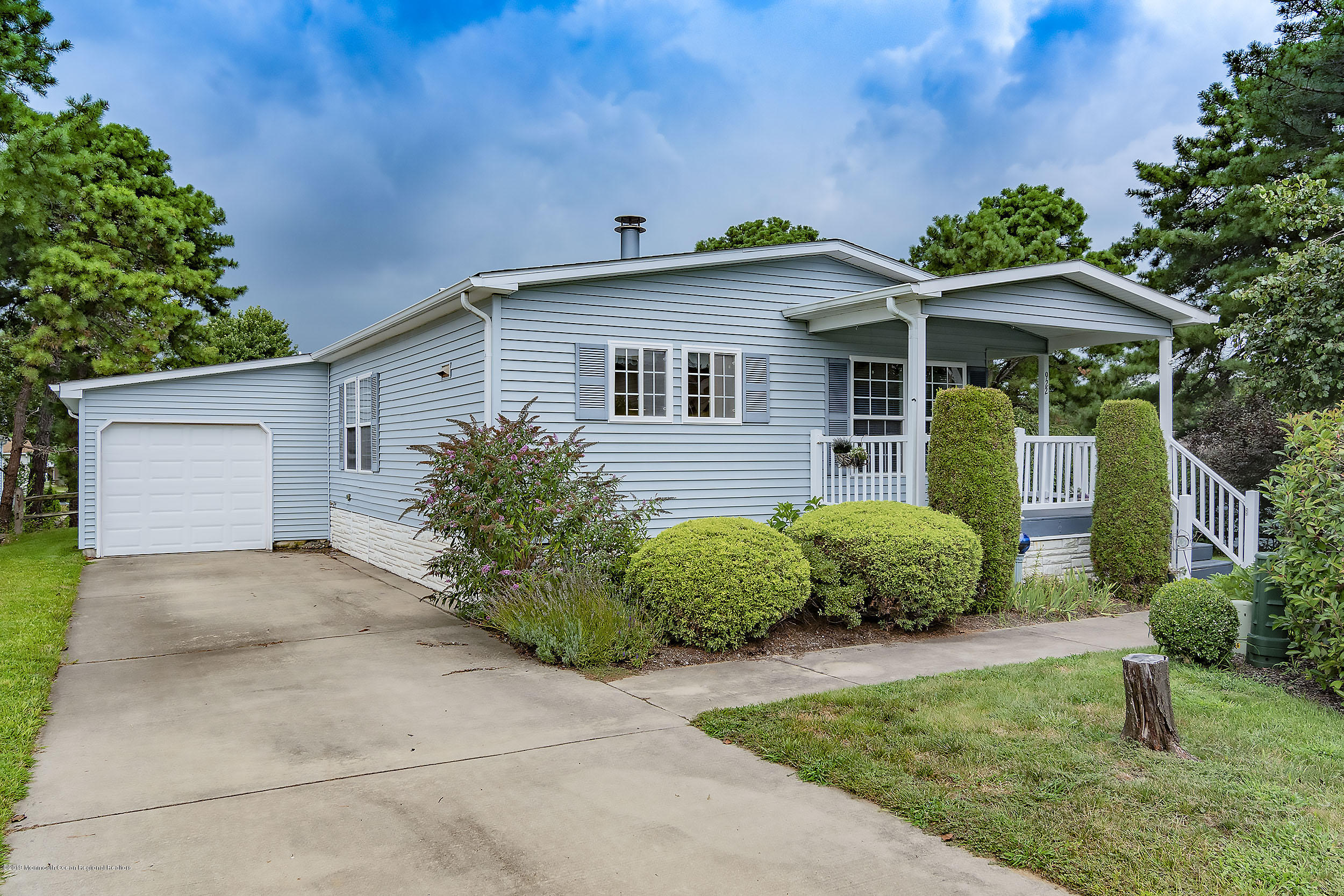 922 Oak Ridge Terrace Whiting, NJ 08759 - Photo 1 of 33 922 Oak Ridge Terrace