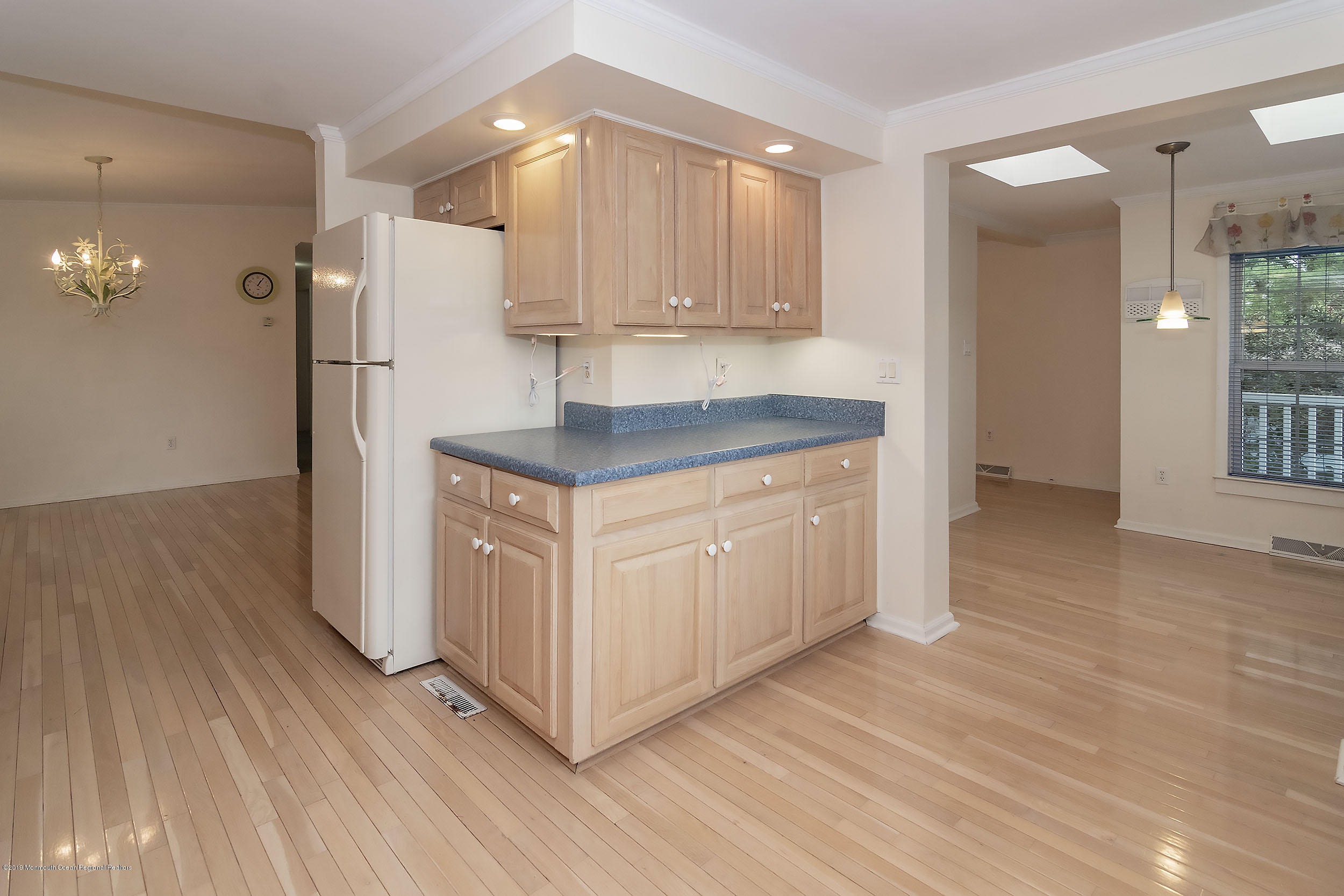 922 Oak Ridge Terrace Whiting, NJ 08759 - Photo 11 of 33 Kitchen4