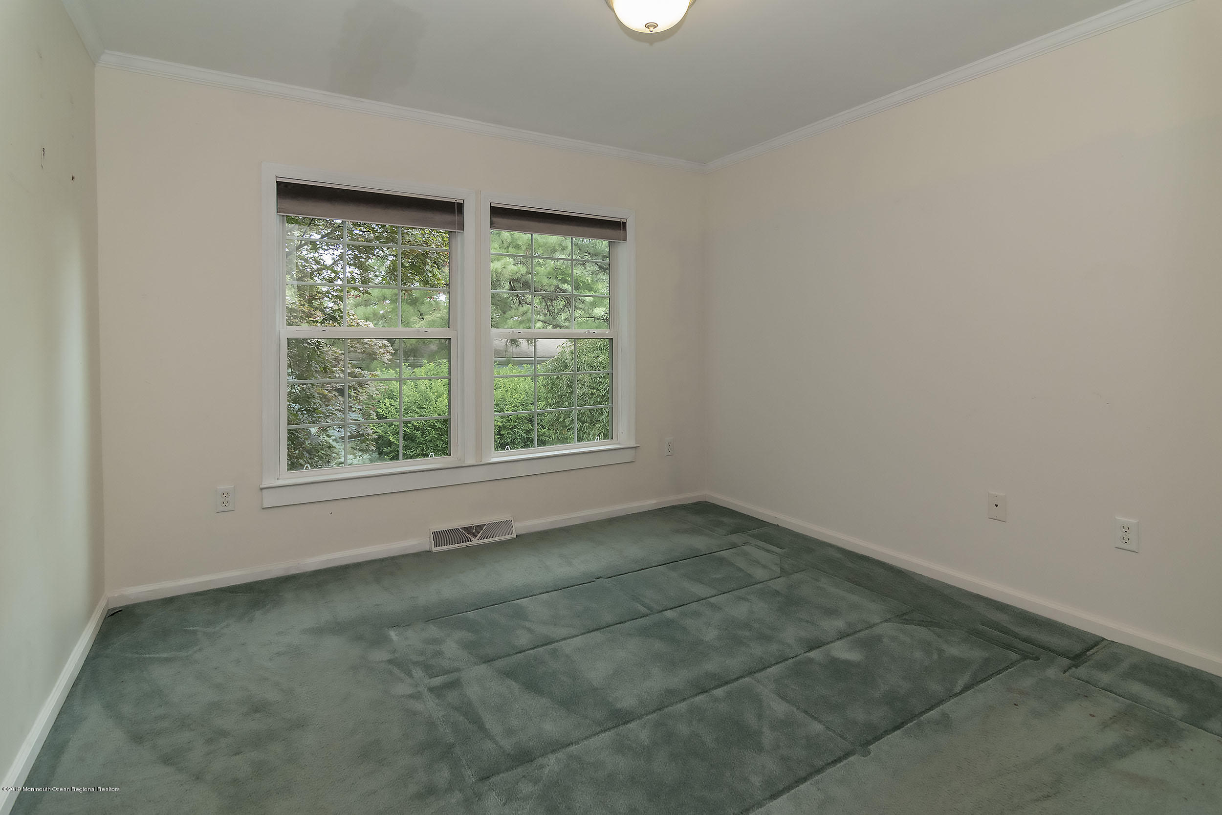 922 Oak Ridge Terrace Whiting, NJ 08759 - Photo 20 of 33 Guest Bed1
