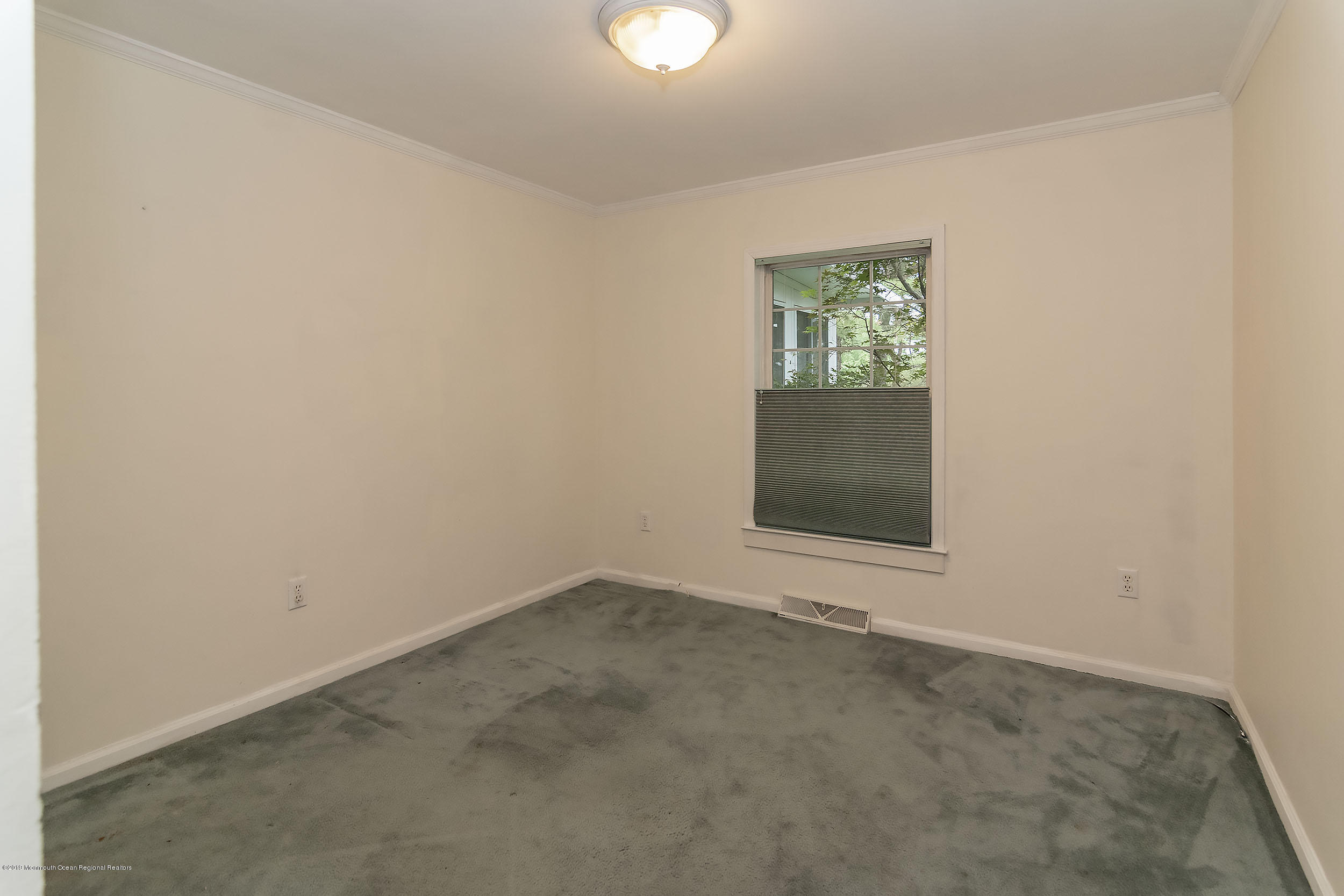 922 Oak Ridge Terrace Whiting, NJ 08759 - Photo 21 of 33 Guest Bed2