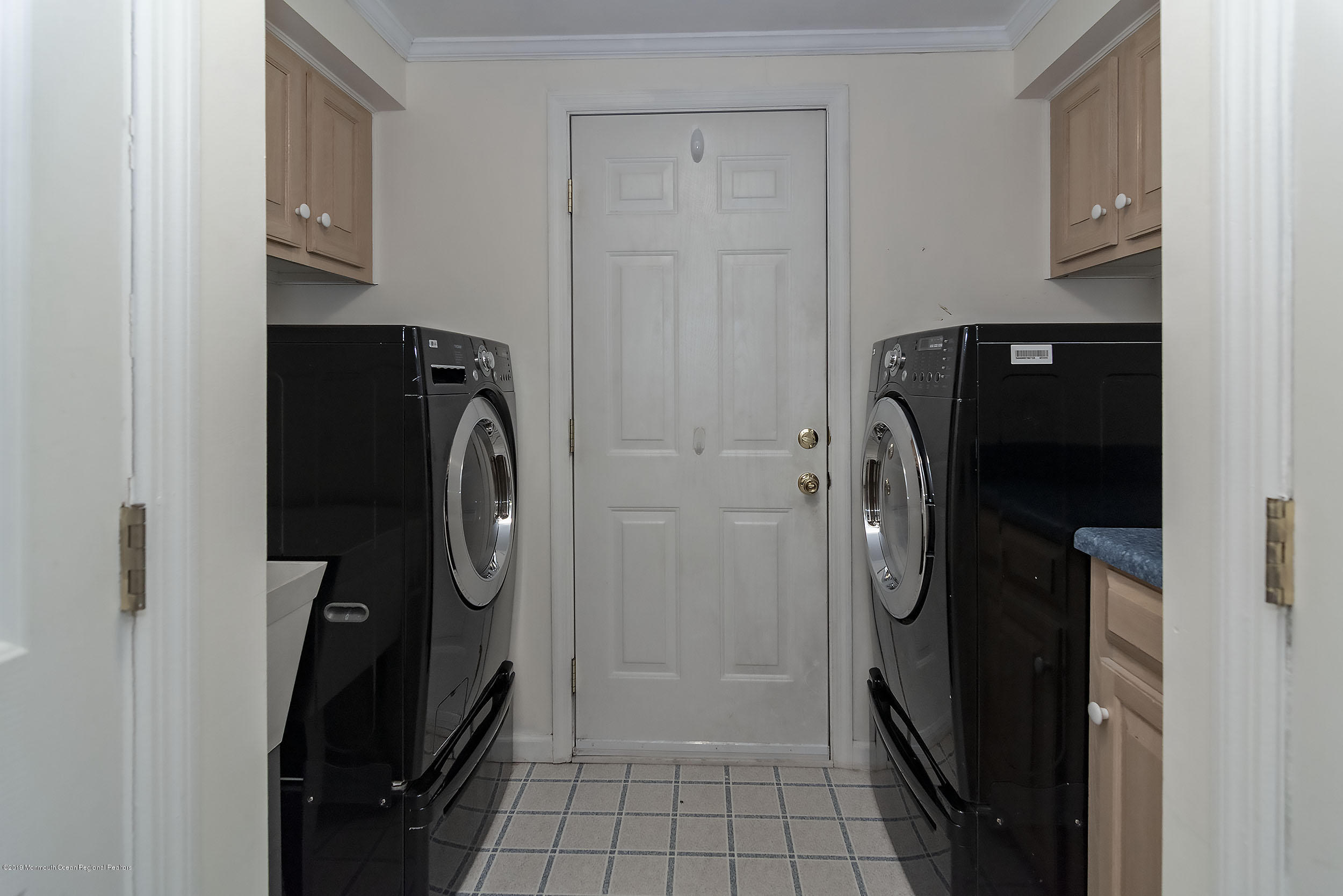 922 Oak Ridge Terrace Whiting, NJ 08759 - Photo 22 of 33 Laundry1