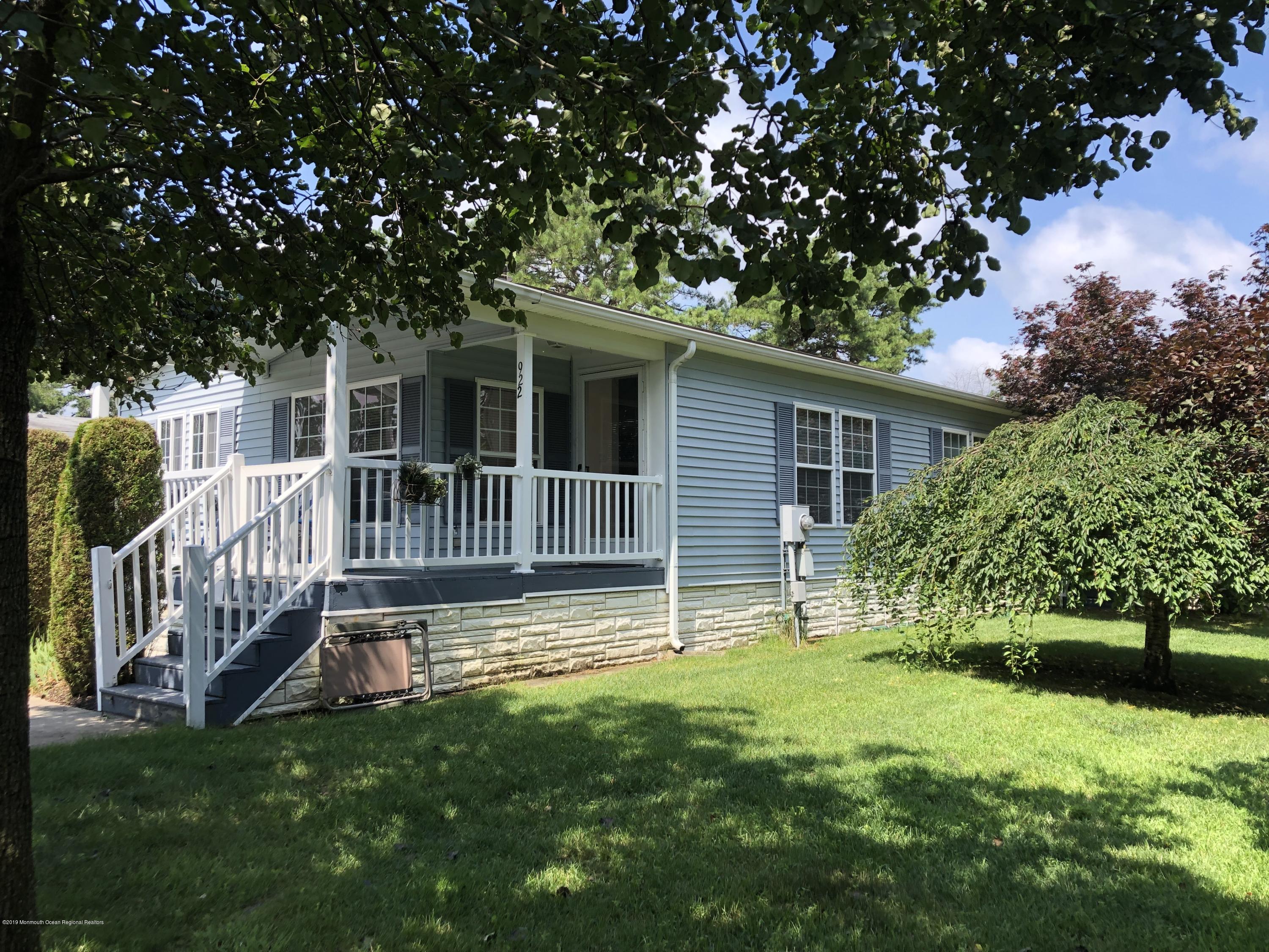 922 Oak Ridge Terrace Whiting, NJ 08759 - Photo 32 of 33 Private side yard