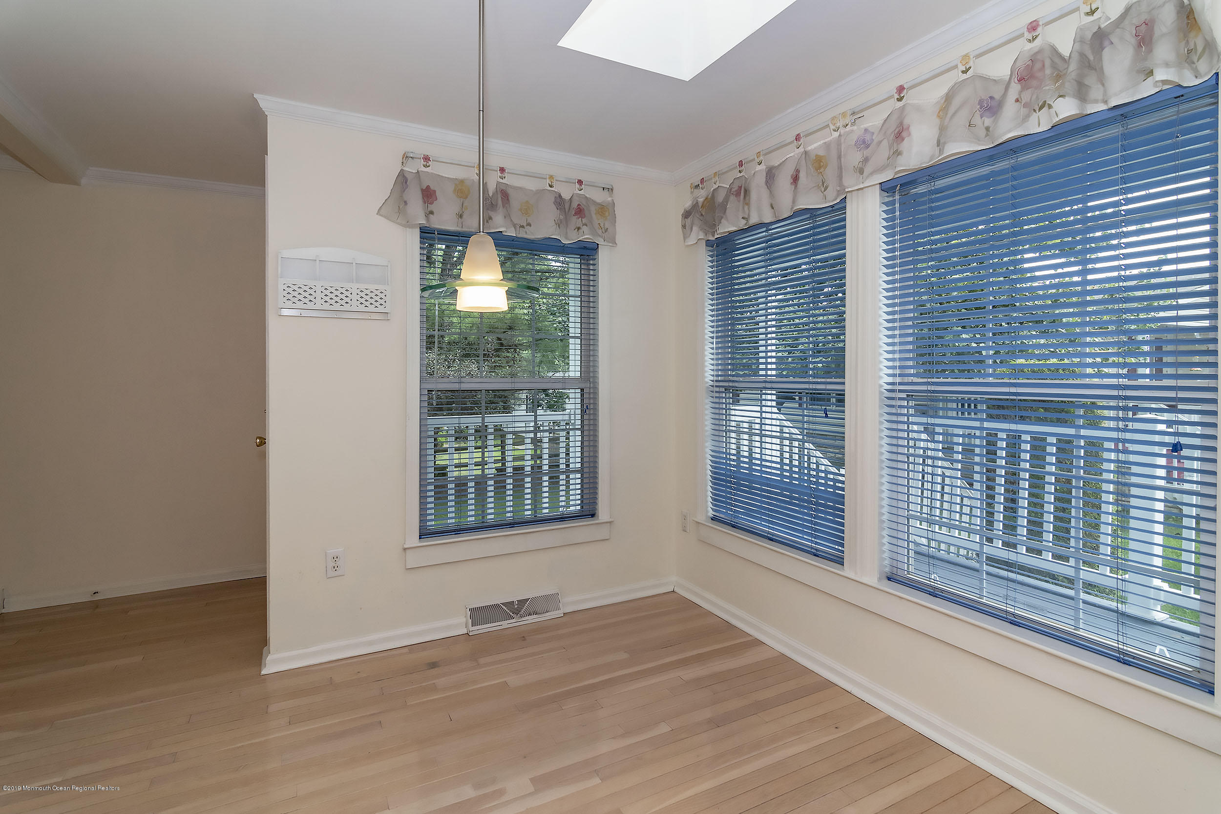 922 Oak Ridge Terrace Whiting, NJ 08759 - Photo 4 of 33 Breakfast1