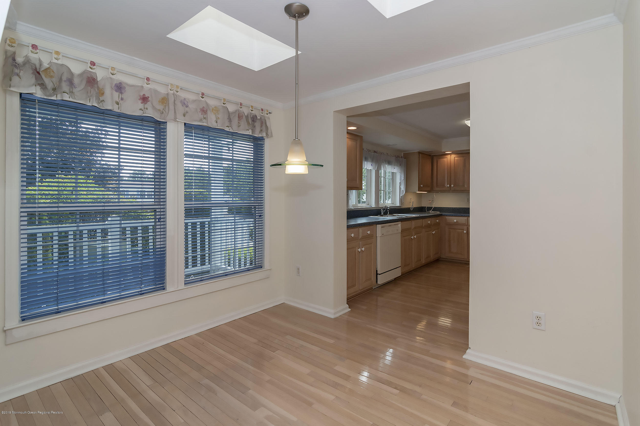 922 Oak Ridge Terrace Whiting, NJ 08759 - Photo 5 of 33 Breakfast2