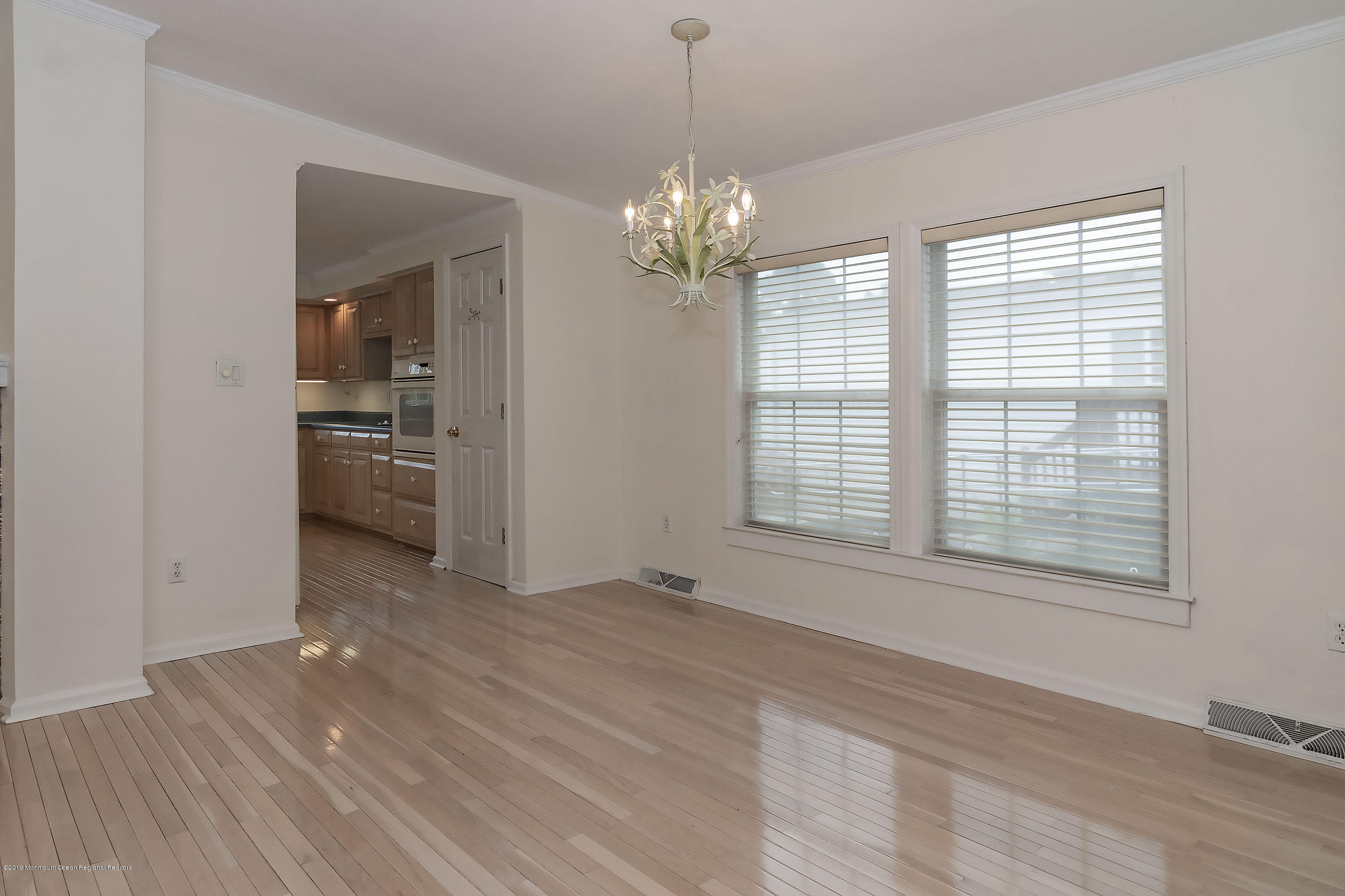 922 Oak Ridge Terrace Whiting, NJ 08759 - Photo 6 of 33 Dining1