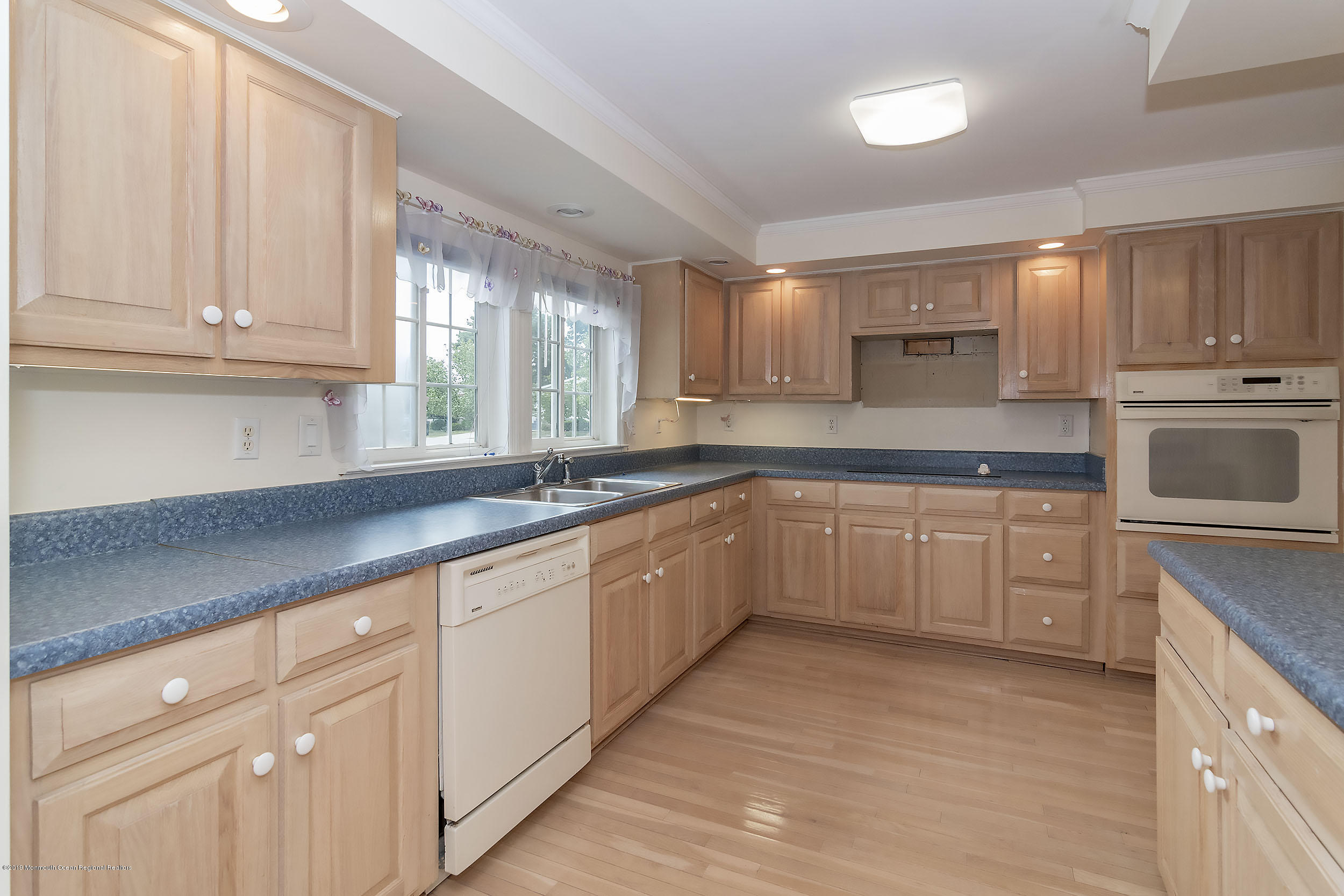 922 Oak Ridge Terrace Whiting, NJ 08759 - Photo 8 of 33 Kitchen1