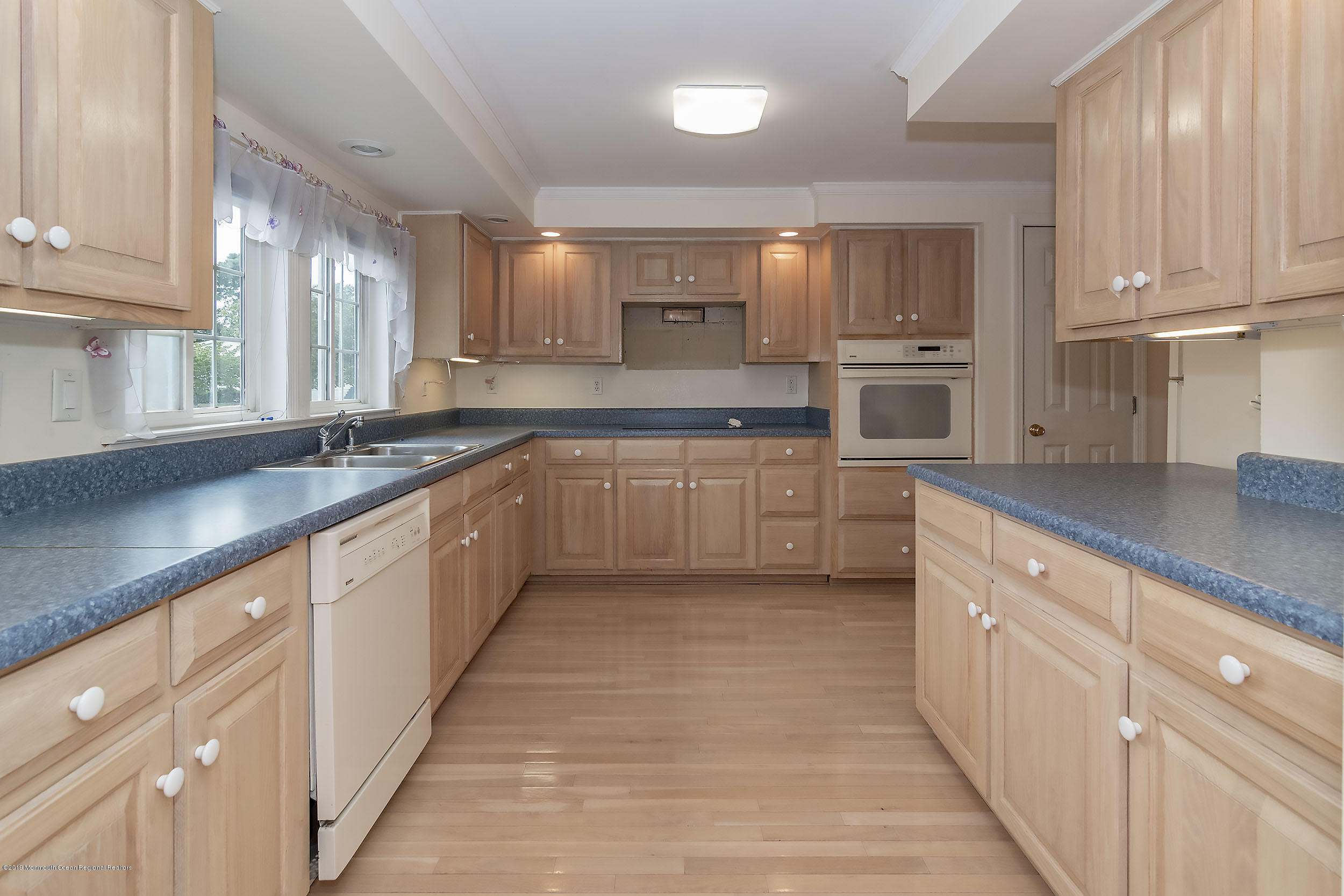 922 Oak Ridge Terrace Whiting, NJ 08759 - Photo 9 of 33 Kitchen2