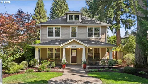 $1,795,000 | 927 10th Street, Lake Oswego, OR 97034