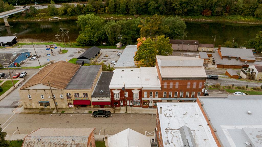 607 Main Street Emlenton, PA 16373 - Photo 4 of 62 an aerial view of multiple house