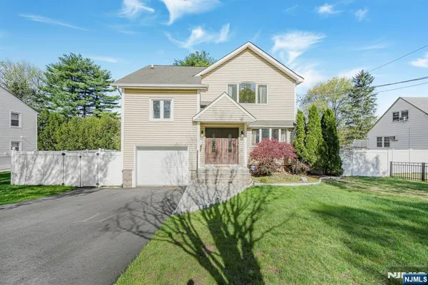 $8,500 | 405 Burnet Place, Paramus, NJ 07652