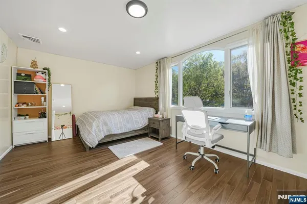 $8,500 | 405 Burnet Place, Paramus, NJ 07652