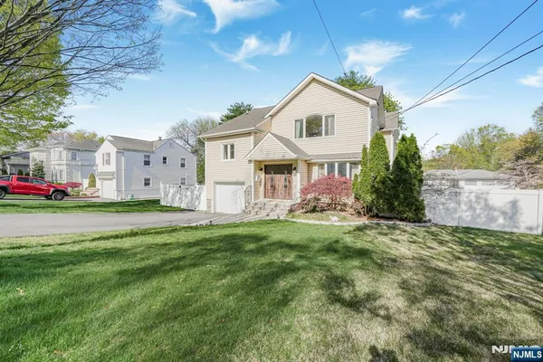$8,500 | 405 Burnet Place, Paramus, NJ 07652