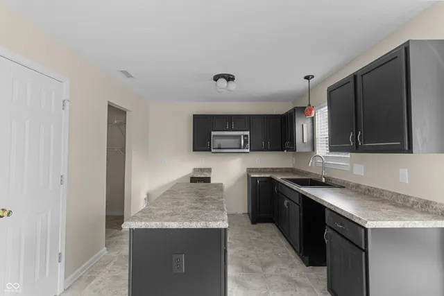 $284,999 | 6365 West Oxford Lane, McCordsville, IN 46055