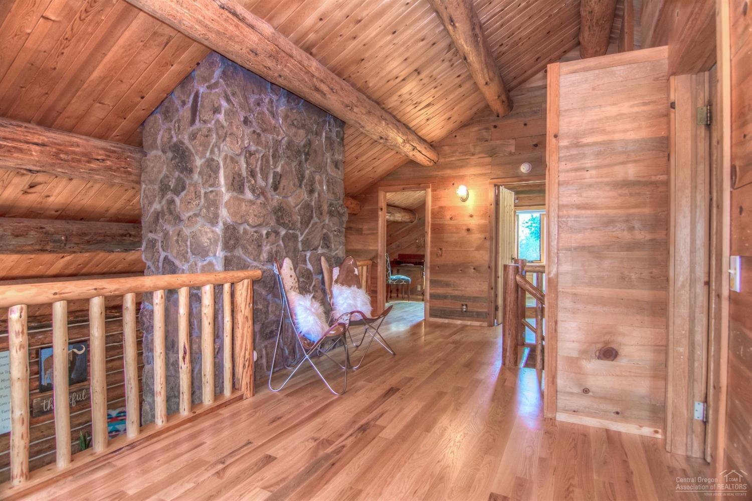 18762 Ridgecrest Road Bend, OR 97703 - Photo 13 of 25