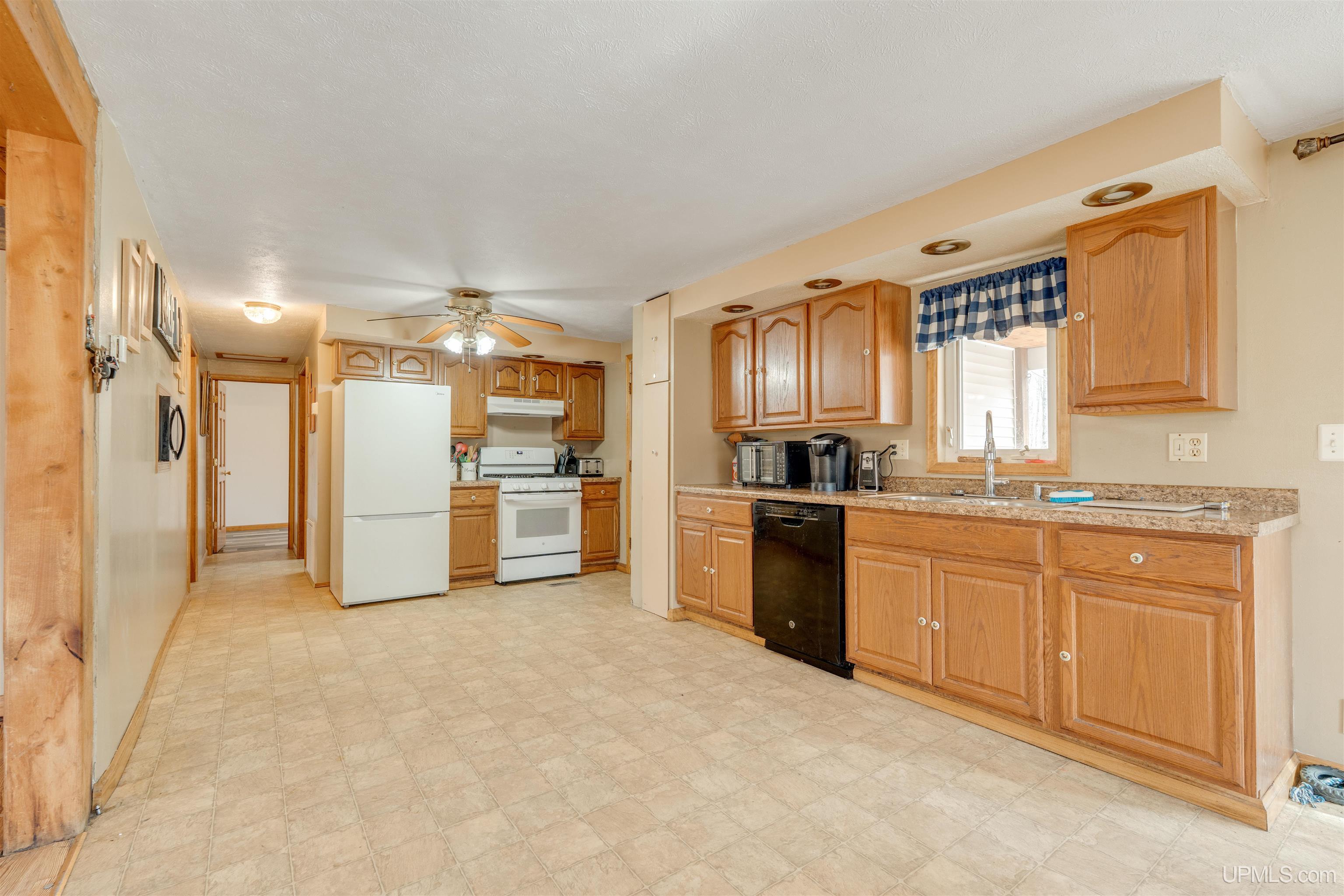 1683w Quarry Road Gulliver, MI 49840 - Photo 17 of 37