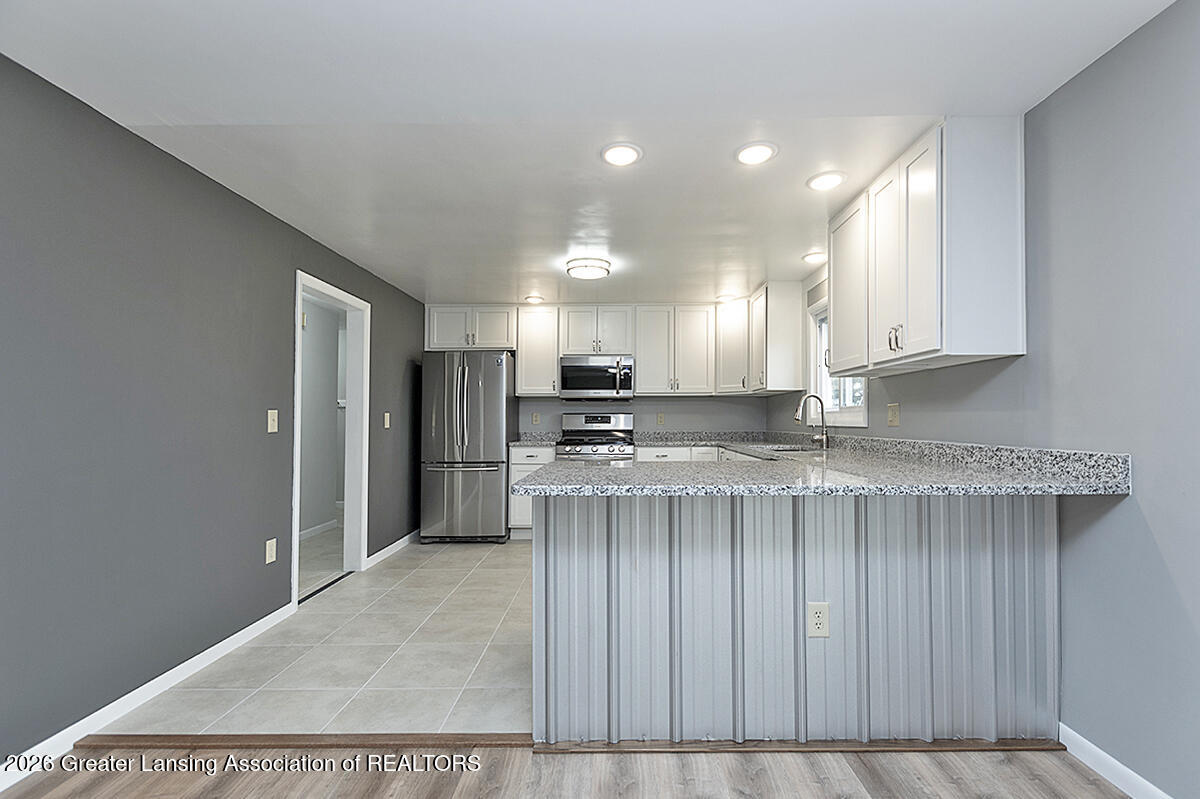 4404 West Columbia Road Mason, MI 48854 - Photo 9 of 29 06