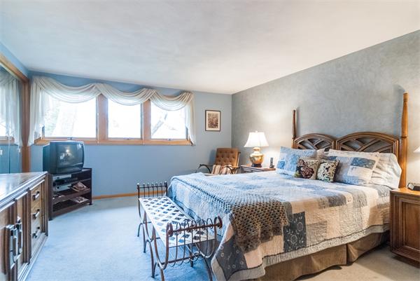 49 Botsford Road Newton, MA 02467 - Photo 14 of 27