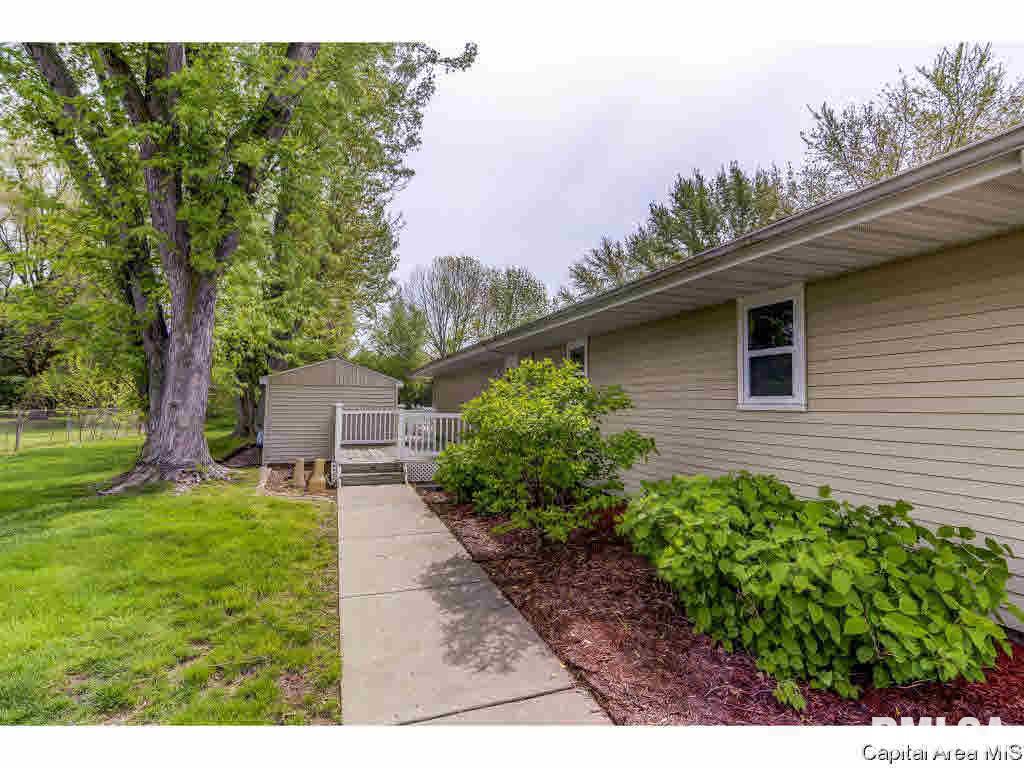7880 Gooseberry Lane Springfield, IL 62707 - Photo 3 of 34 Gallery Image 3