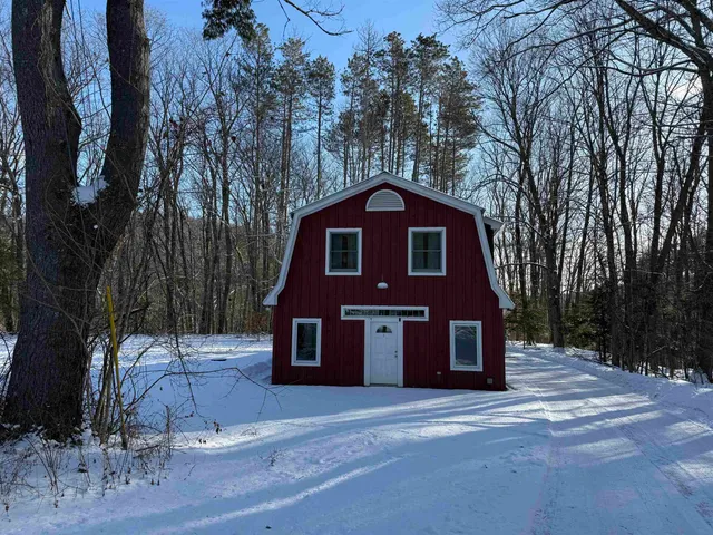 $1,600 | 118 Highway 30, Unit 1, Newfane, VT 05345