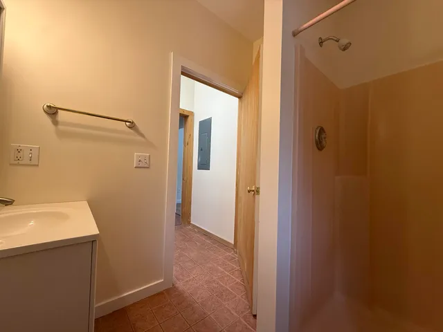 $1,600 | 118 Highway 30, Unit 1, Newfane, VT 05345