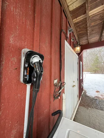 $1,600 | 118 Highway 30, Unit 1, Newfane, VT 05345