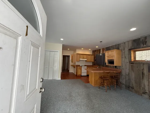 $1,600 | 118 Highway 30, Unit 1, Newfane, VT 05345