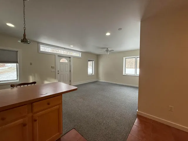 $1,600 | 118 Highway 30, Unit 1, Newfane, VT 05345